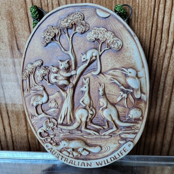Vintage Swagman Pottery Australian Wildlife Wall Plaque - Picture 1 of 11